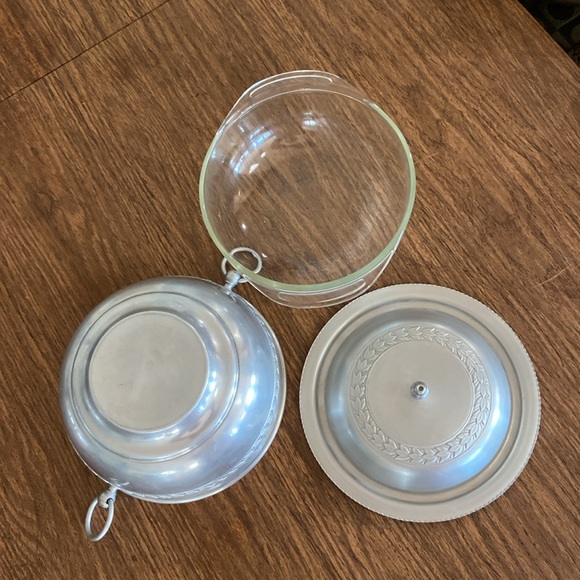 Mid Century Modern Covered Aluminum Pyrex Glass Bowl - Picture 4 of 6